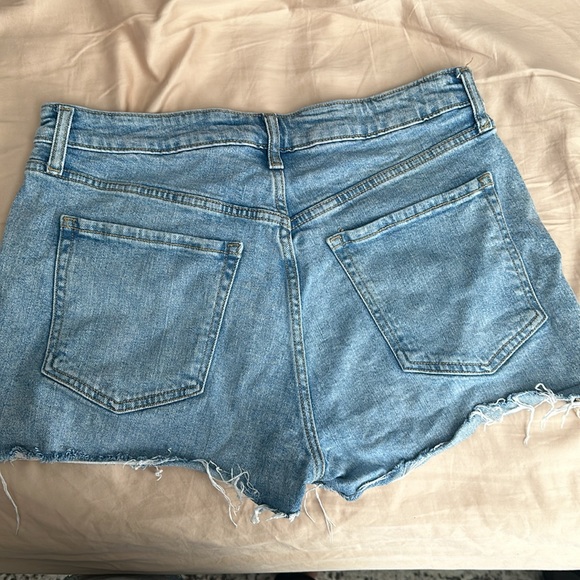 Old Navy Denim Shorts - Picture 2 of 3